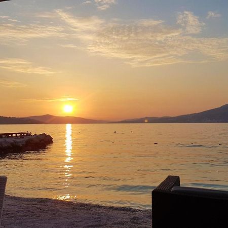 Apartment Okrug Gornji - Trogir With Sea View Zewnętrze zdjęcie