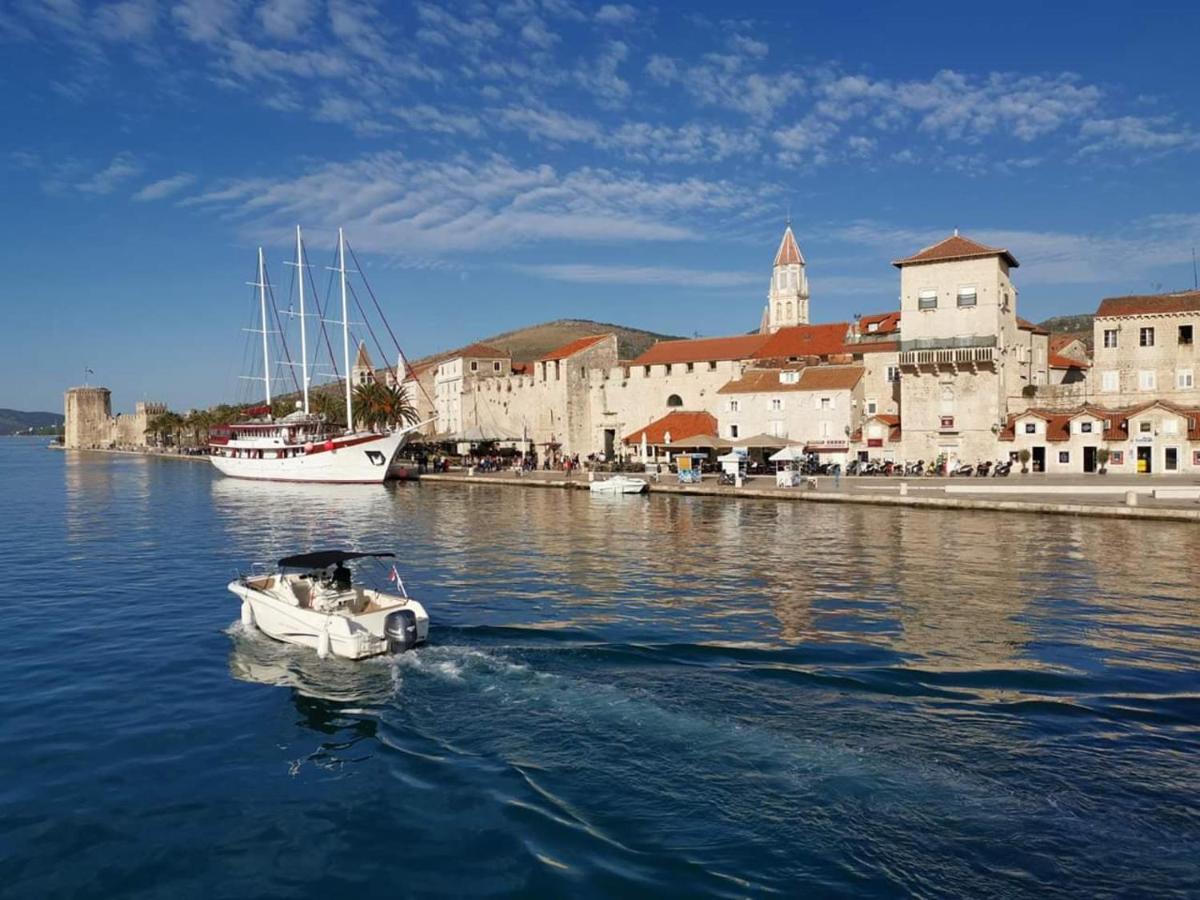 Apartment Okrug Gornji - Trogir With Sea View Zewnętrze zdjęcie