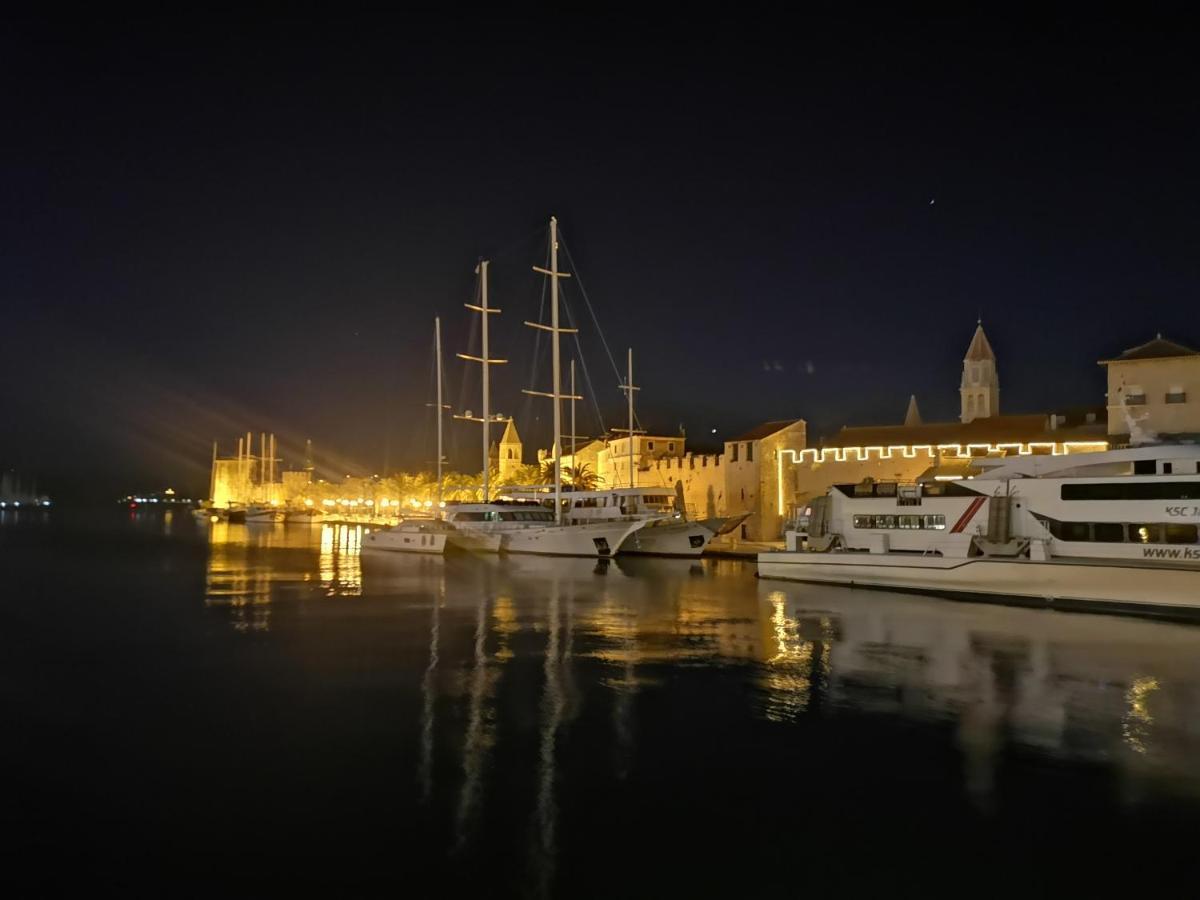 Apartment Okrug Gornji - Trogir With Sea View Zewnętrze zdjęcie