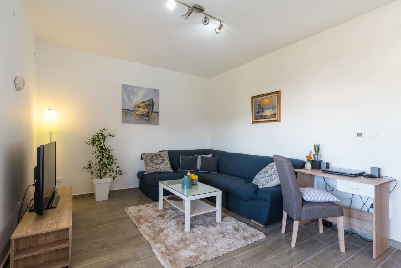 Apartment Okrug Gornji - Trogir With Sea View Zewnętrze zdjęcie