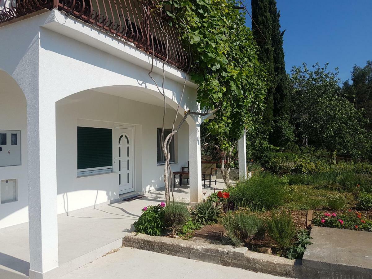 Apartment Okrug Gornji - Trogir With Sea View Zewnętrze zdjęcie